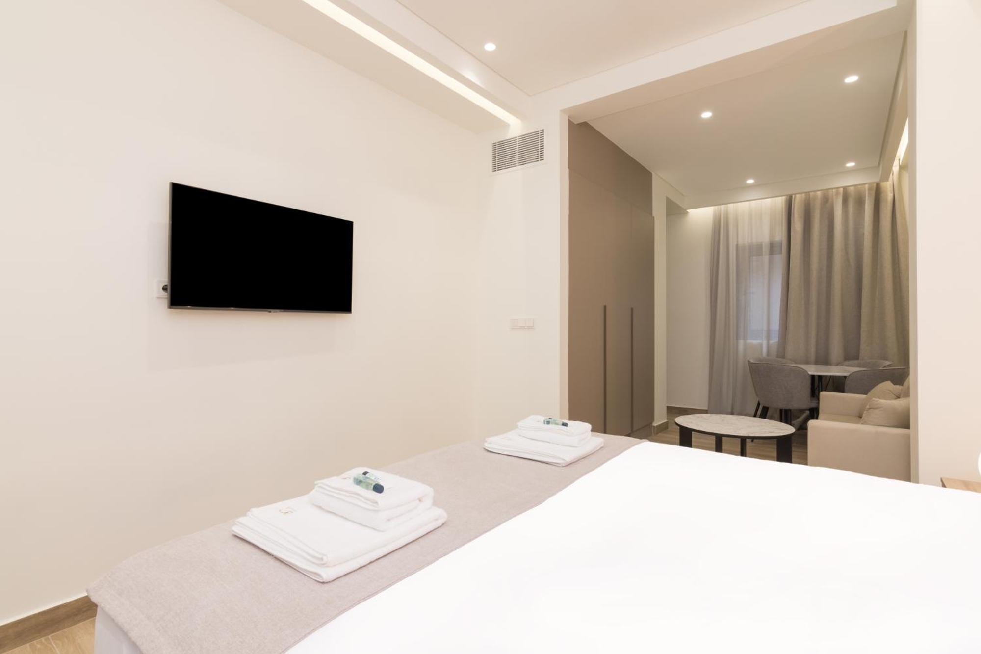 Socrates Fully Equipped Apartments With Unique Design เอเธนส์ ภายนอก รูปภาพ