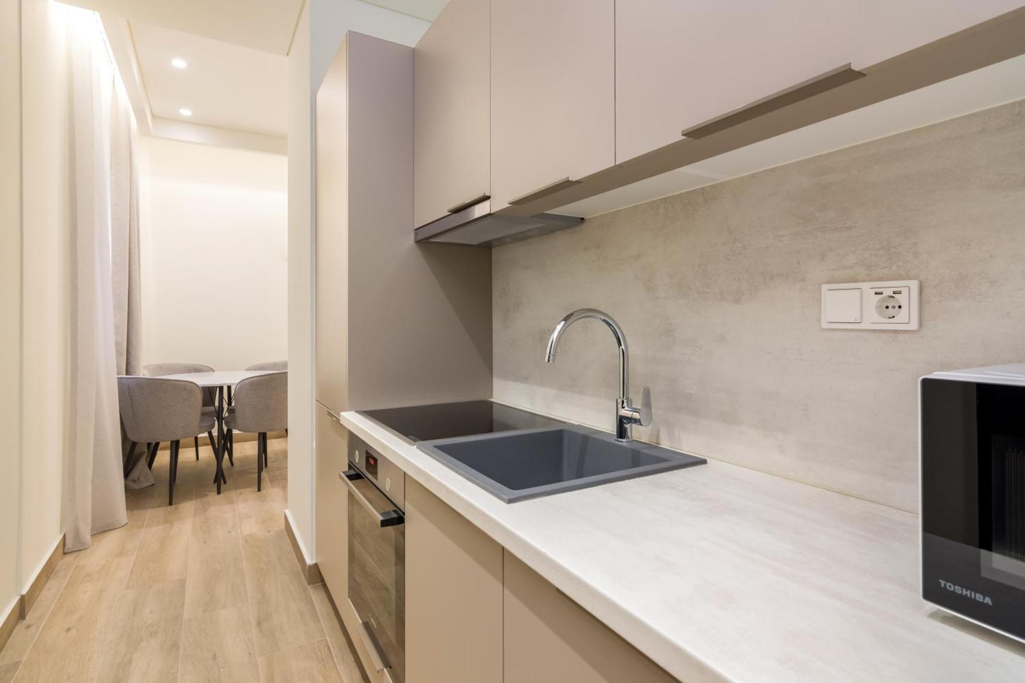 Socrates Fully Equipped Apartments With Unique Design เอเธนส์ ภายนอก รูปภาพ