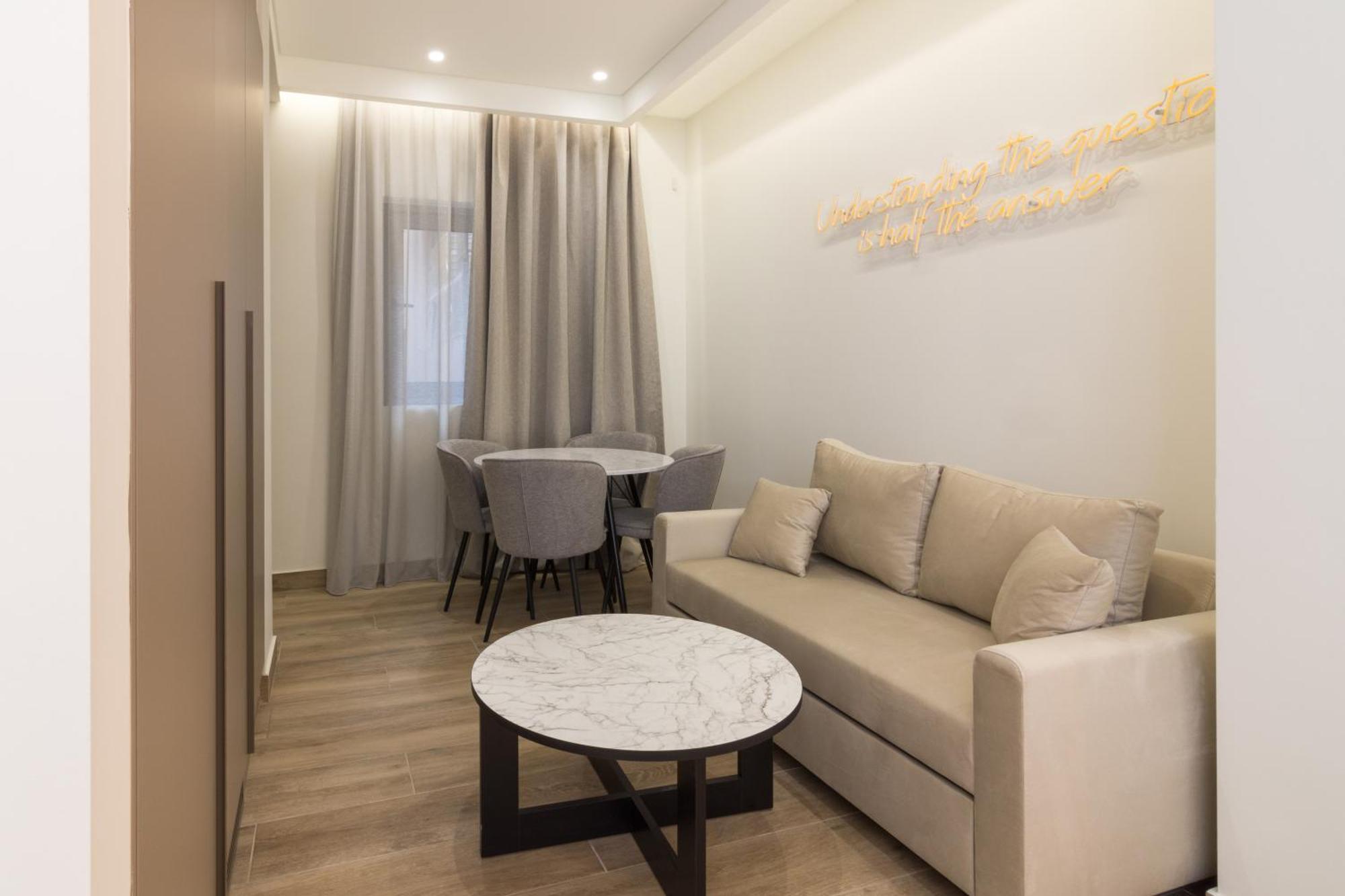 Socrates Fully Equipped Apartments With Unique Design เอเธนส์ ภายนอก รูปภาพ