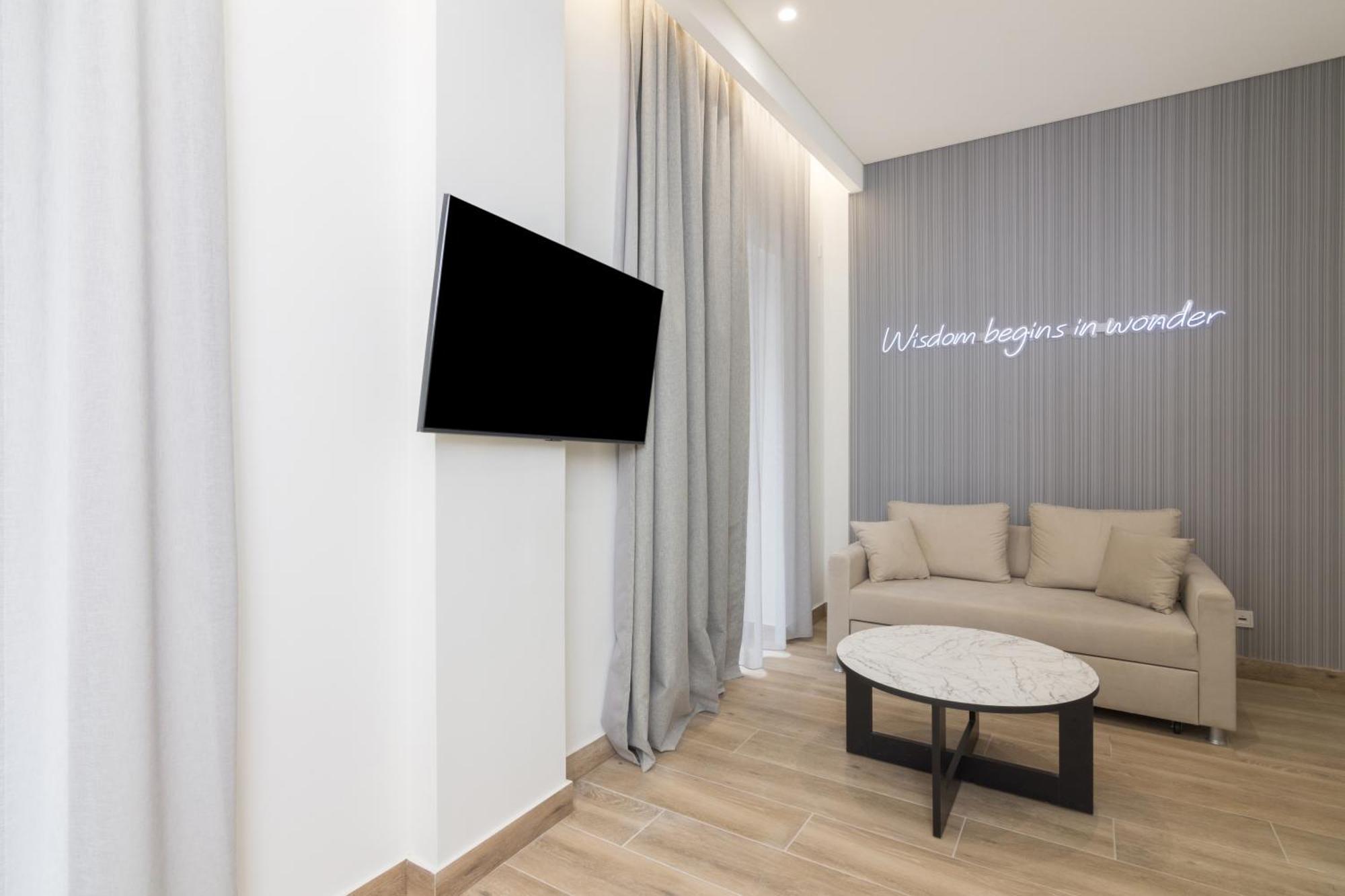 Socrates Fully Equipped Apartments With Unique Design เอเธนส์ ภายนอก รูปภาพ