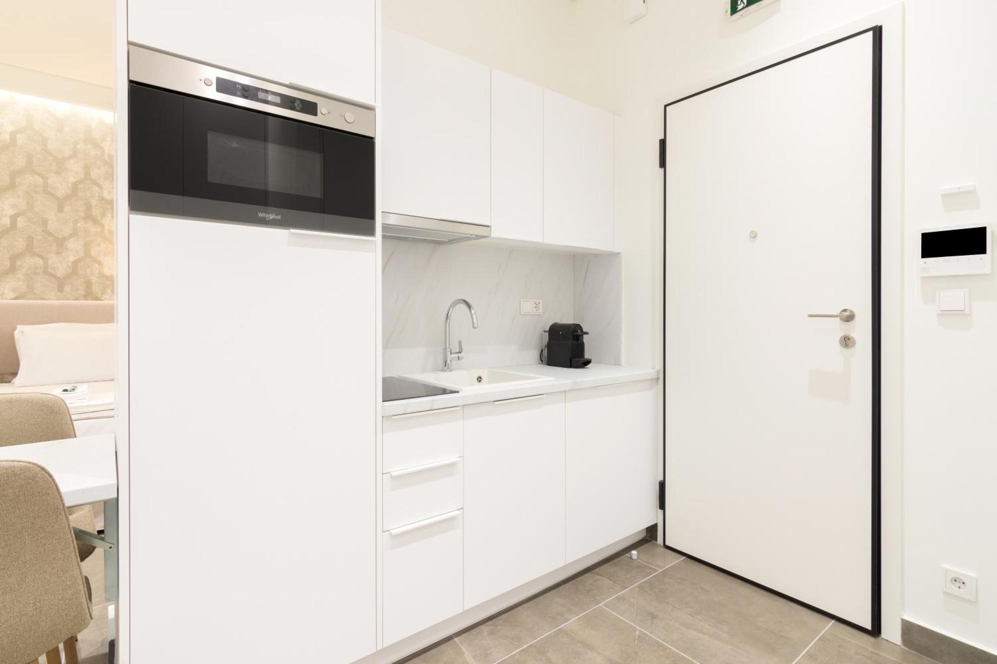 Socrates Fully Equipped Apartments With Unique Design เอเธนส์ ภายนอก รูปภาพ