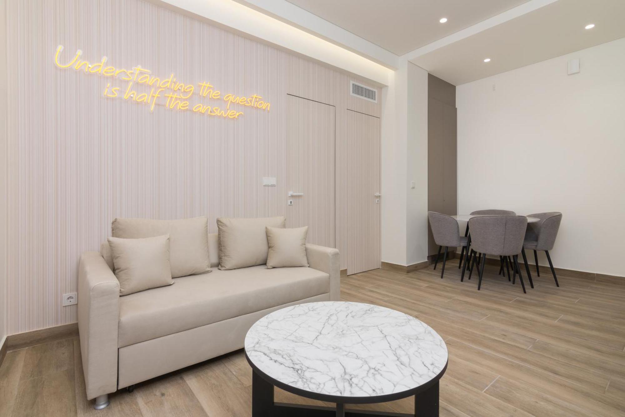 Socrates Fully Equipped Apartments With Unique Design เอเธนส์ ภายนอก รูปภาพ