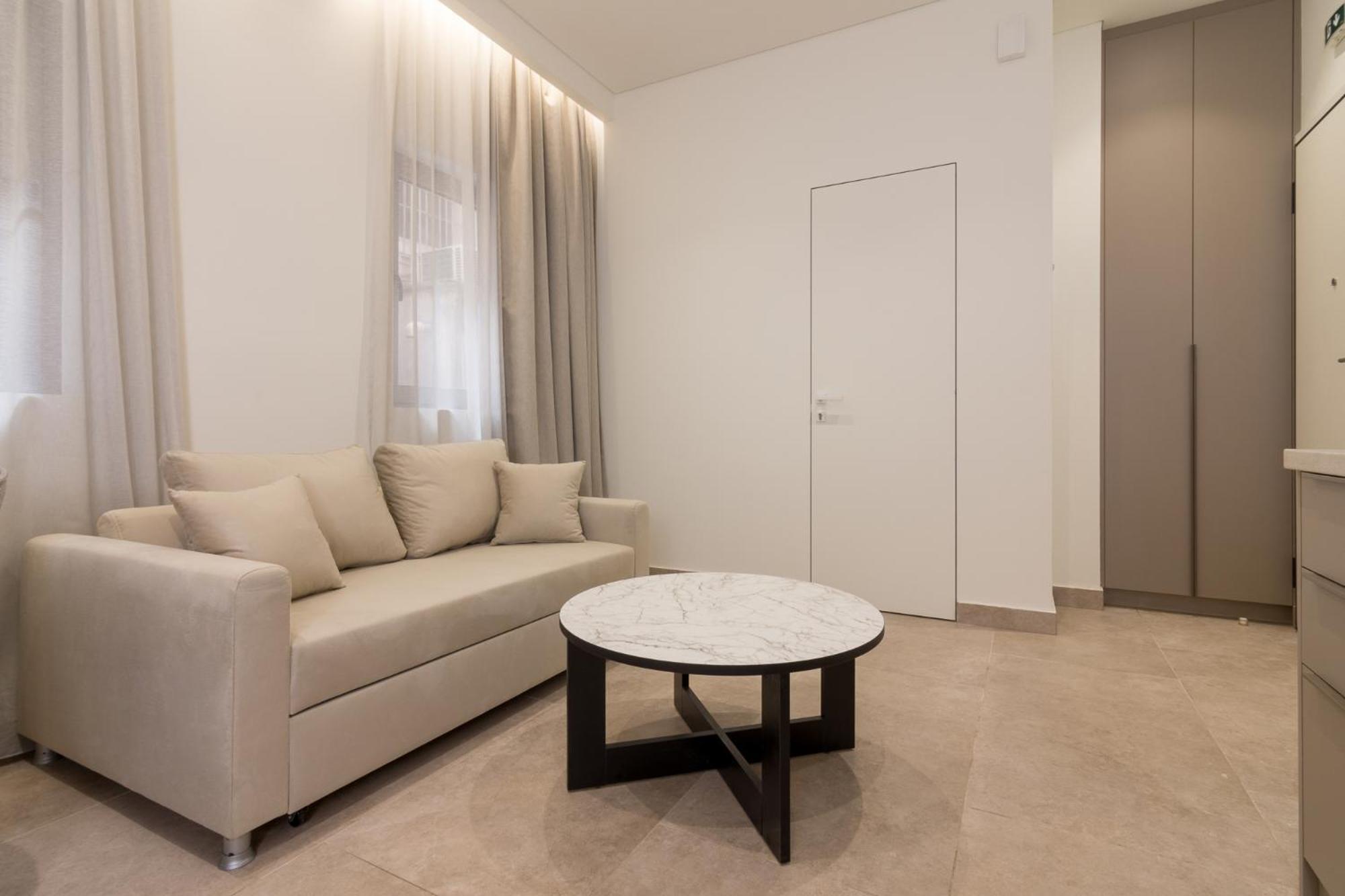 Socrates Fully Equipped Apartments With Unique Design เอเธนส์ ภายนอก รูปภาพ