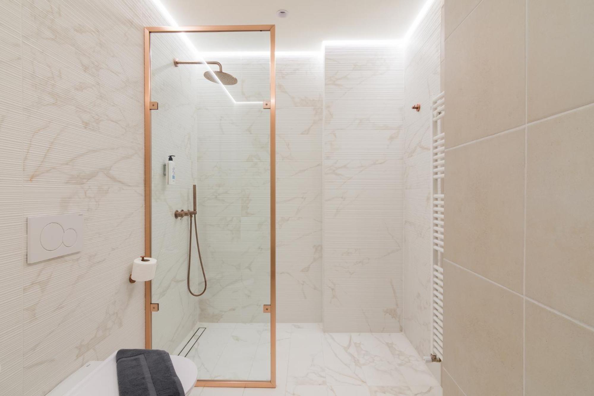 Socrates Fully Equipped Apartments With Unique Design เอเธนส์ ภายนอก รูปภาพ