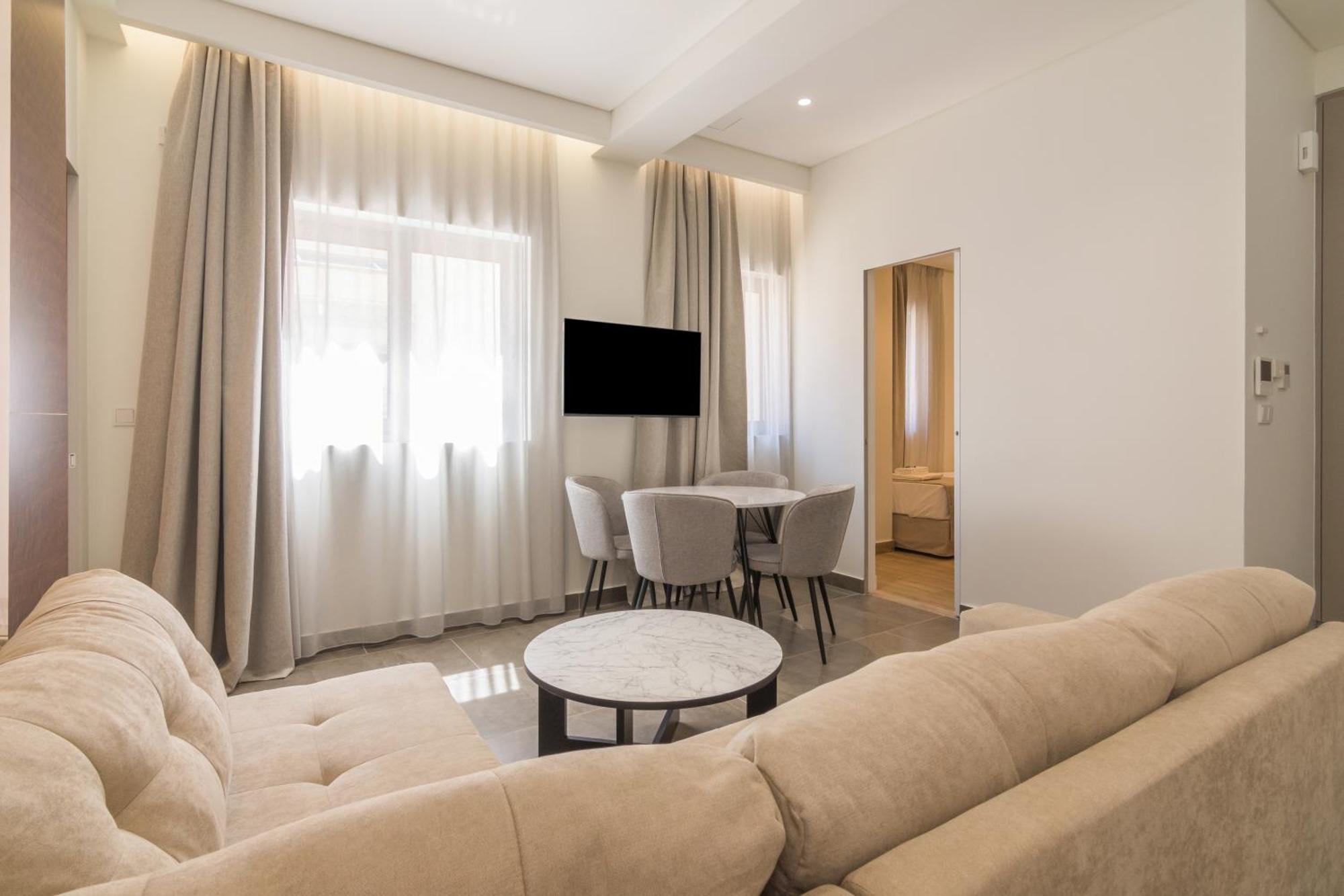 Socrates Fully Equipped Apartments With Unique Design เอเธนส์ ภายนอก รูปภาพ